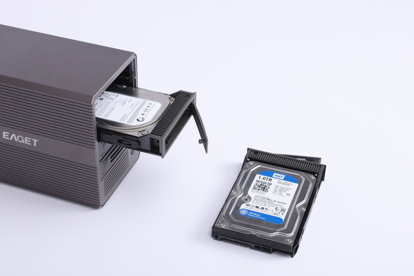 EAGET Mini Server:First NAS + DAS Hybrid
